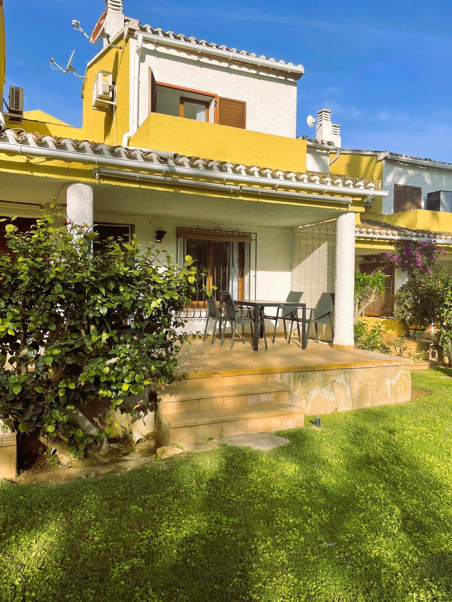 El Casa Kama Apartment Дения Екстериор снимка