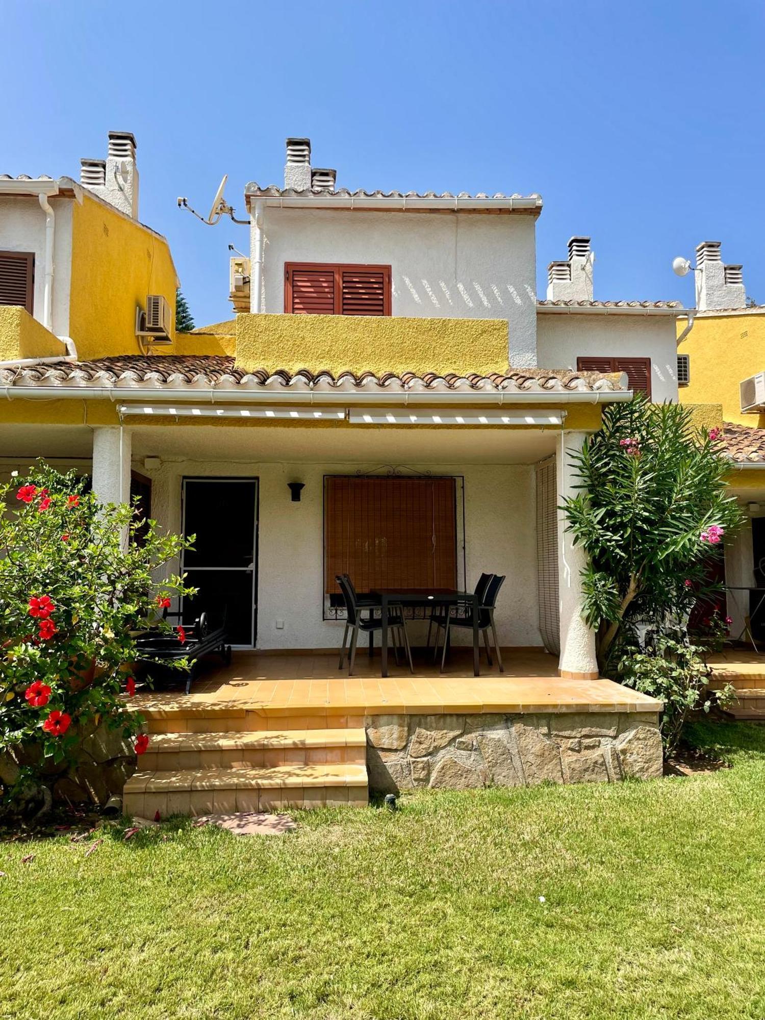 El Casa Kama Apartment Дения Екстериор снимка